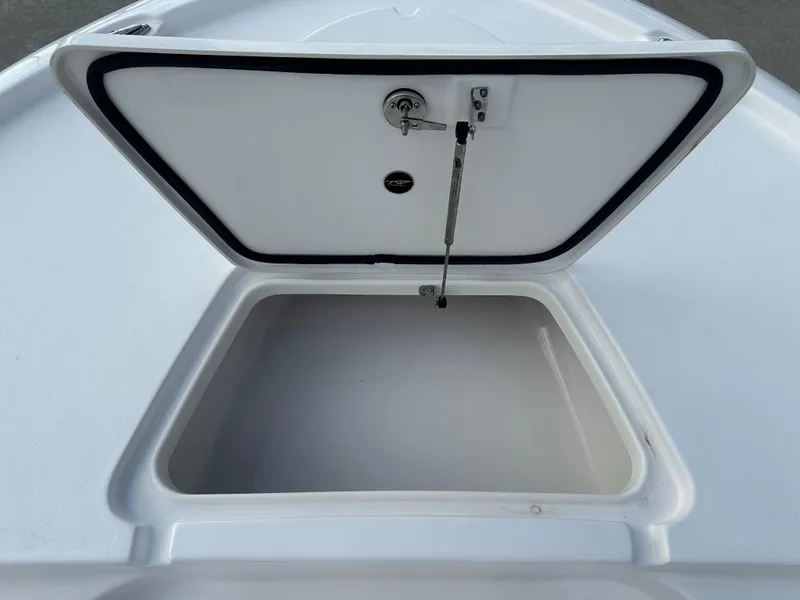 Slide: The Image of Tidewater 2210CB 2025 - 33