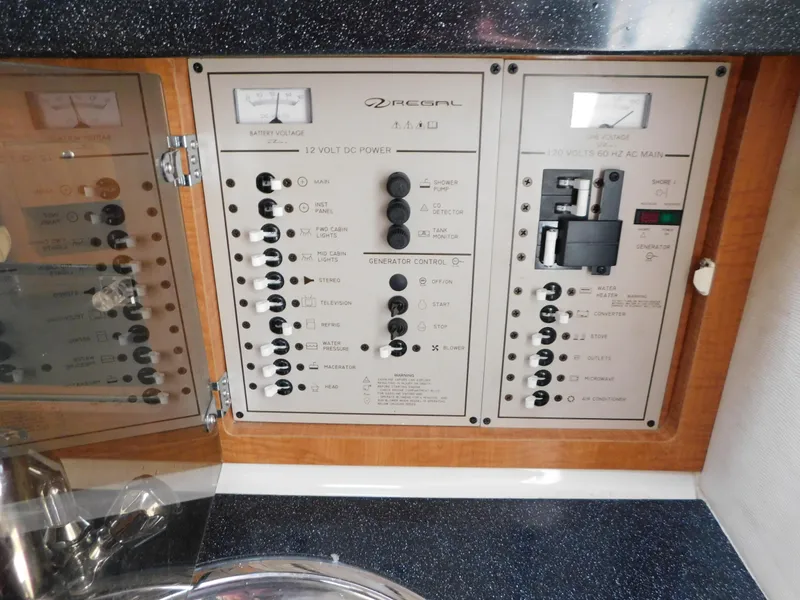 Slide: The Image of Regal Commodore 2860 2003 - 60