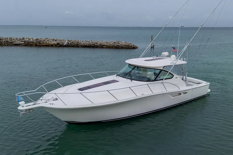 Slide: The Image of 2009 Tiara Yachts 39 Open cruising in calm waters. - 21