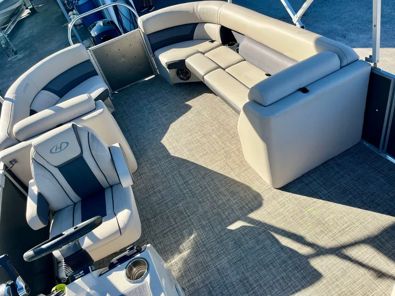 Slide: The Image of Harris 230 Cruiser 2023 - 11