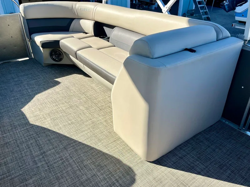 Slide: The Image of Harris 230 Cruiser 2023 - 12