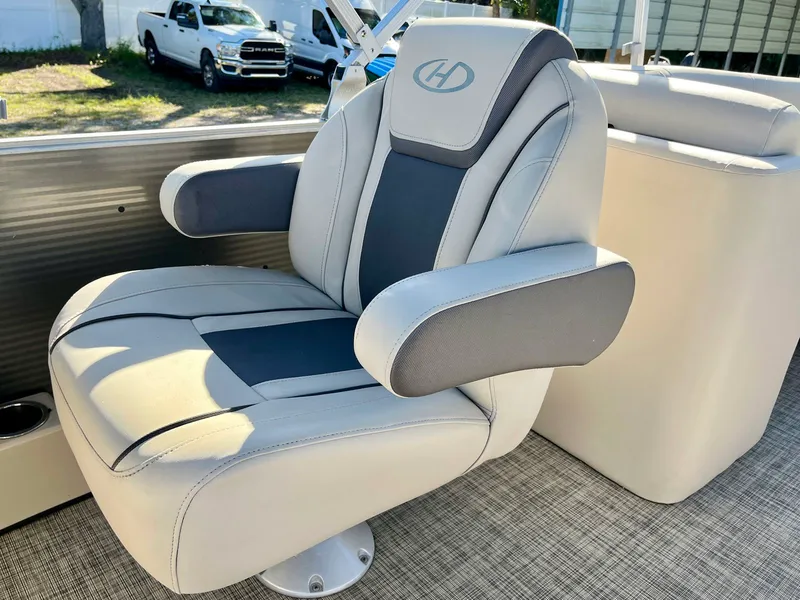 Slide: The Image of Harris 230 Cruiser 2023 - 15