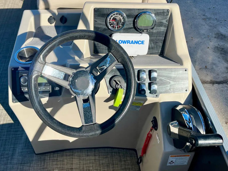 Slide: The Image of Harris 230 Cruiser 2023 - 16