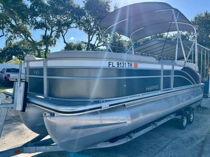 Slide: The Image of Harris 230 Cruiser 2023 - 2