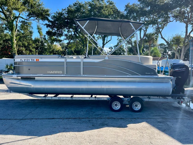 Slide: The Image of Harris 230 Cruiser 2023 - 3