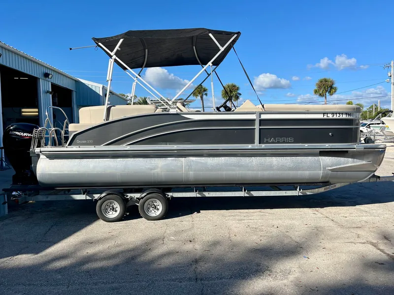 Slide: The Image of Harris 230 Cruiser 2023 - 7