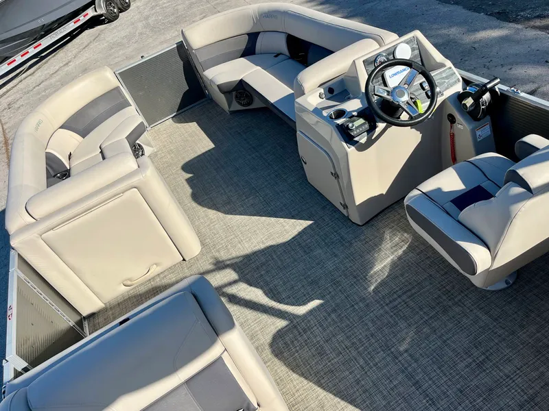 Slide: The Image of Harris 230 Cruiser 2023 - 8