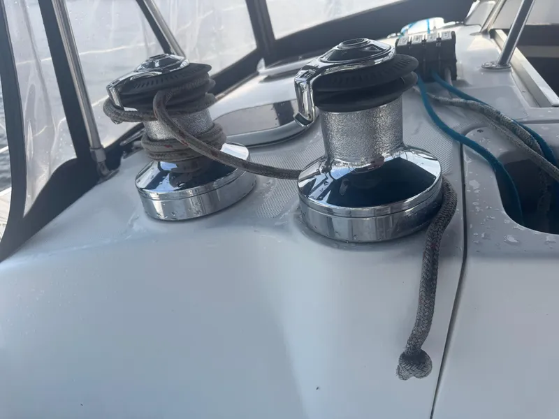 Slide: The Image of Hunter 410 2000 - 57