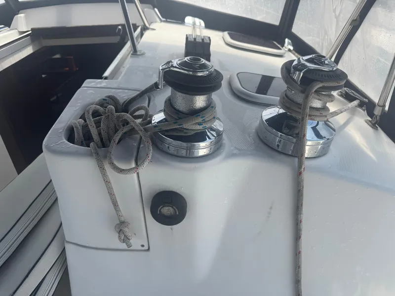 Slide: The Image of Hunter 410 2000 - 58