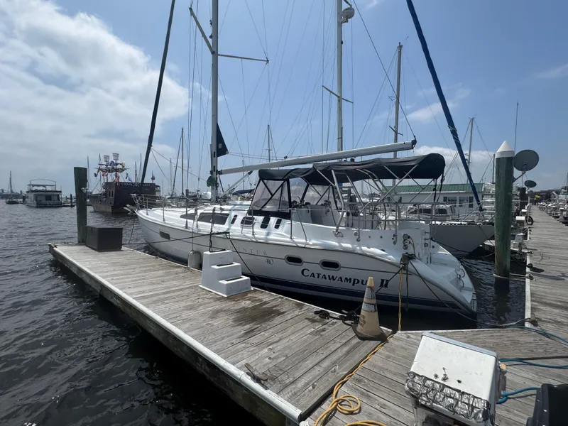 Slide: The Image of Hunter 410 2000 - 64