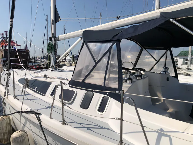 Slide: The Image of Hunter 410 2000 - 68