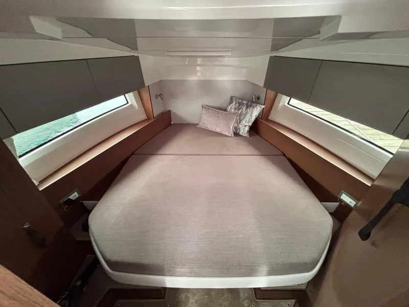Slide: The Image of Beneteau Antares 9 2025 - 10