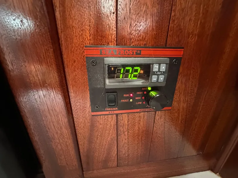 Slide: The Image of Beneteau 393 2004 - 61