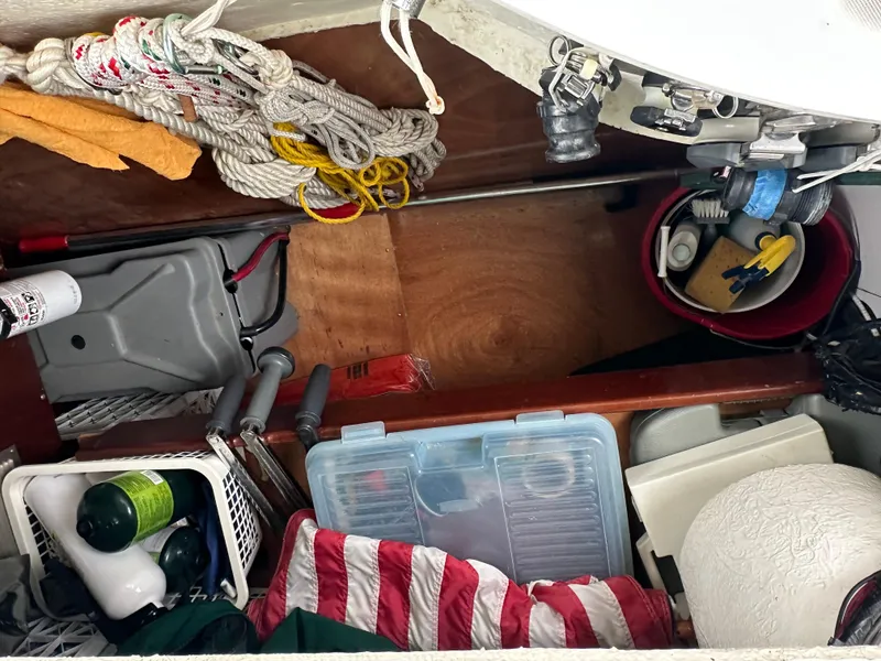 Slide: The Image of Beneteau 393 2004 - 66