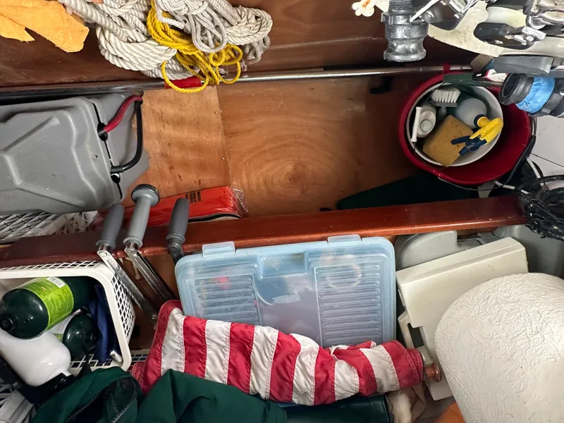 Slide: The Image of Beneteau 393 2004 - 67