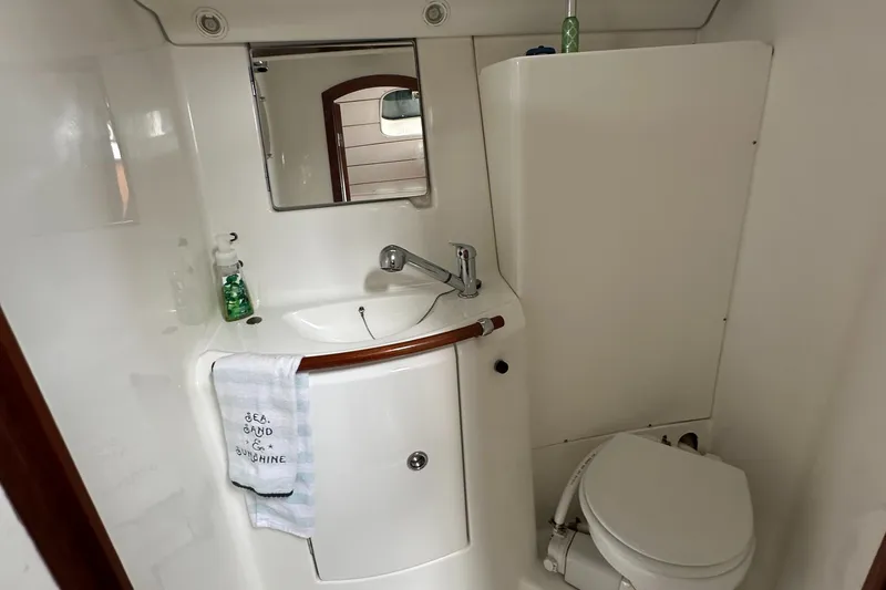 Slide: The Image of Beneteau 393 2004 - 68