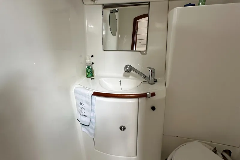 Slide: The Image of Beneteau 393 2004 - 69