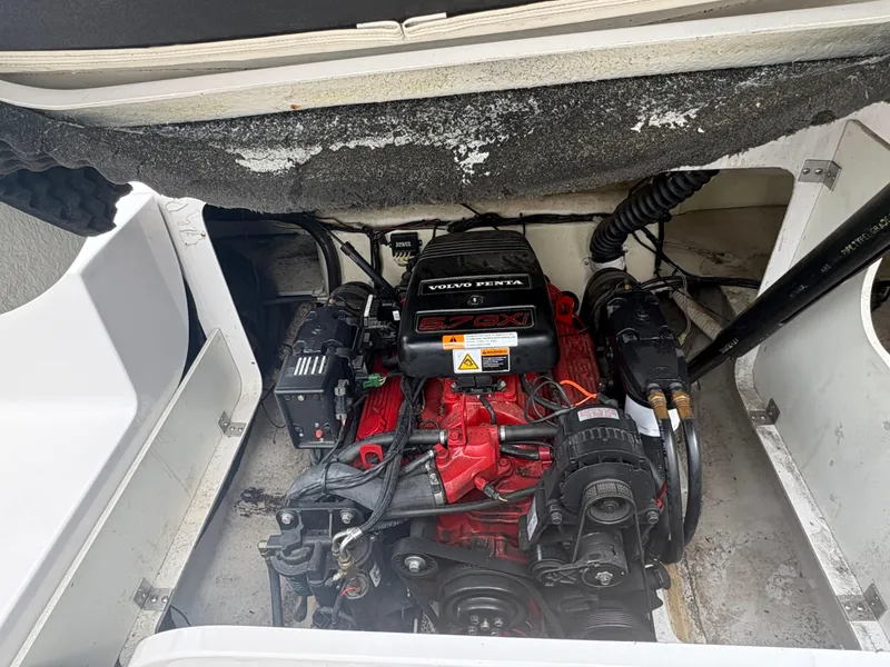 Slide: The Image of Engine compartment of a 2002 Four Winns 260 Horizon boat with Volvo Penta 5.7 GXI engine. - 16