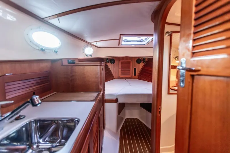 Slide: The Image of Hinckley Yachts Picnic Boat EP 2007 - 14