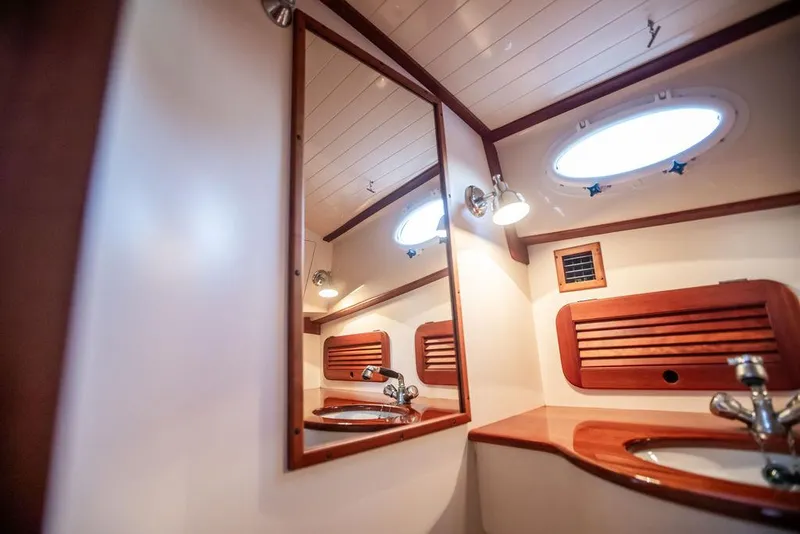 Slide: The Image of Hinckley Yachts Picnic Boat EP 2007 - 17