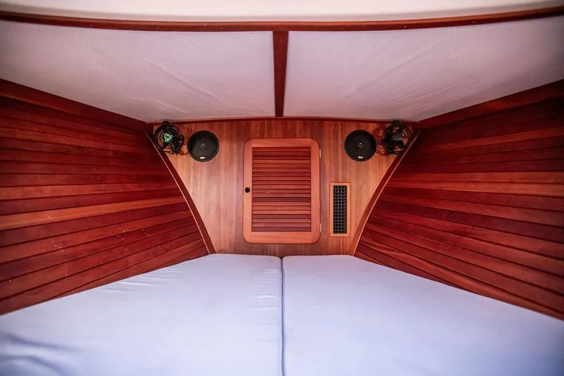 Slide: The Image of Hinckley Yachts Picnic Boat EP 2007 - 4