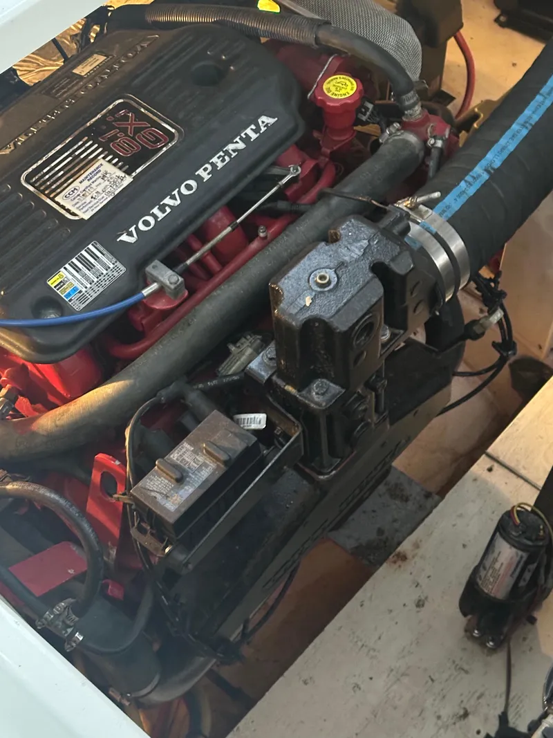 Slide: The Image of Volvo Penta engine in 2009 Cruisers Yachts 360 Express boat. - 33