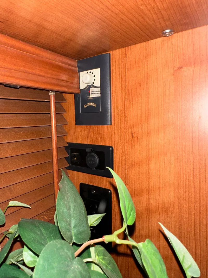 Slide: The Image of Cruisers Yachts 360 Express 2009 - 59