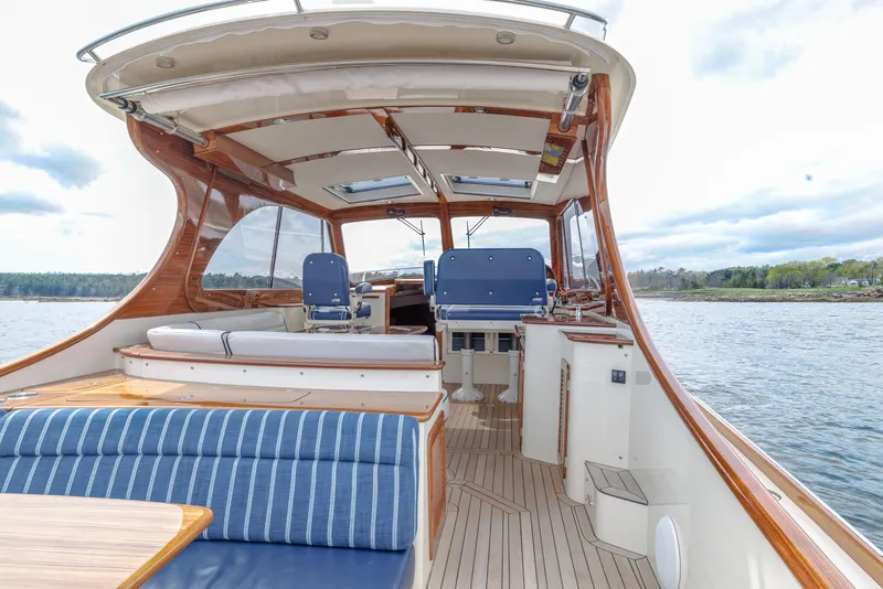 Slide: The Image of Hinckley Yachts Picnic Boat 40 2024 - 17