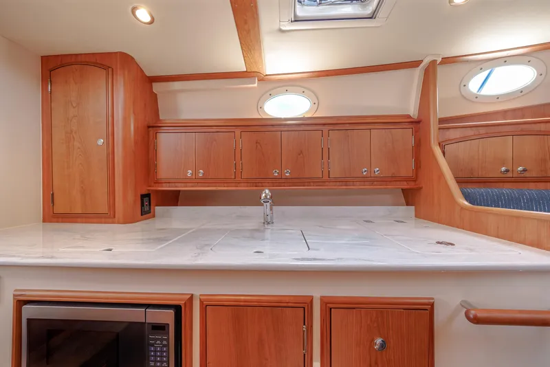 Slide: The Image of Hinckley Yachts Picnic Boat 40 2024 - 38