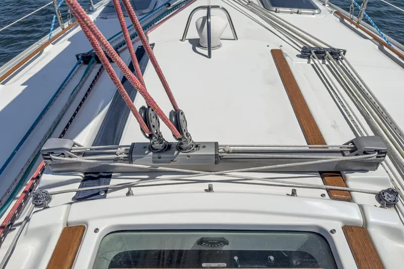 Slide: The Image of Deck of 2002 Jeanneau Sun Odyssey 43 sailboat with rigging and hatch. - 21