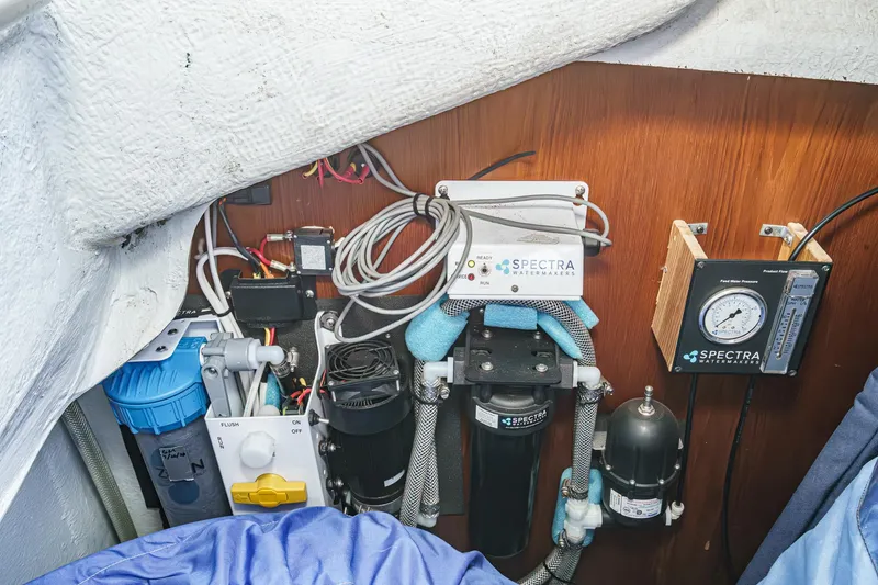 Slide: The Image of Water filtration system in a 2002 Jeanneau Sun Odyssey 43 yacht. - 33
