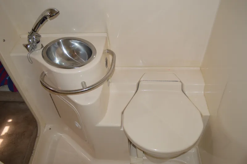 Slide: The Image of Sea Ray Sundancer 310 1998 - 56