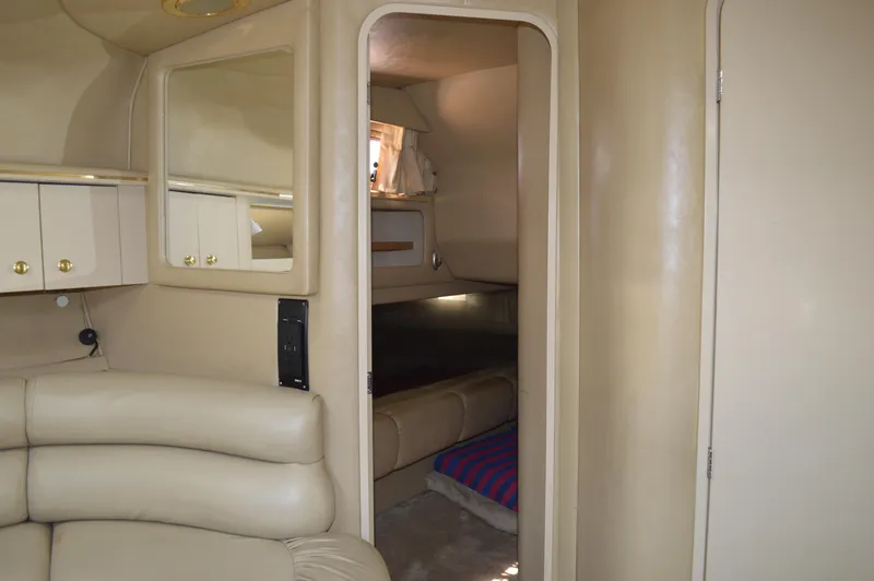 Slide: The Image of Sea Ray Sundancer 310 1998 - 58