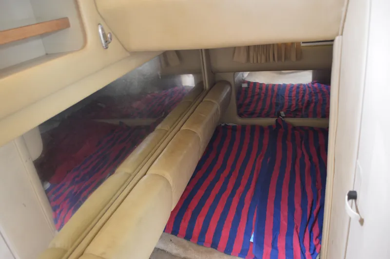 Slide: The Image of Sea Ray Sundancer 310 1998 - 60