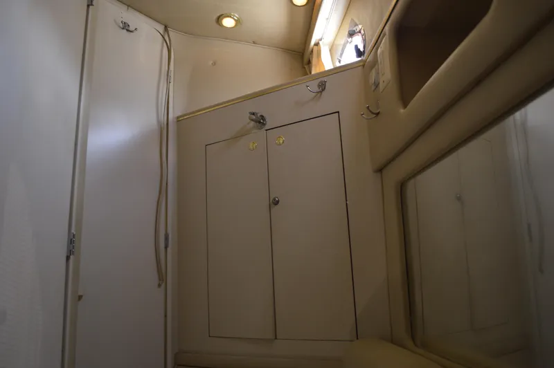 Slide: The Image of Sea Ray Sundancer 310 1998 - 63