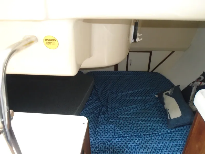 Slide: The Image of Hunter 29.5 1995 - 4