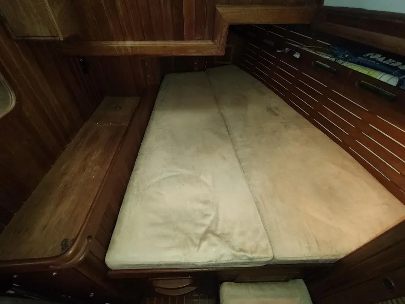 Slide: The Image of Ta Shing Tatoosh 42 1982 - 105