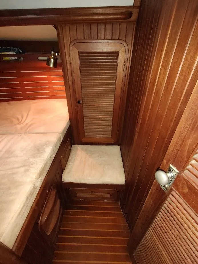 Slide: The Image of Ta Shing Tatoosh 42 1982 - 108