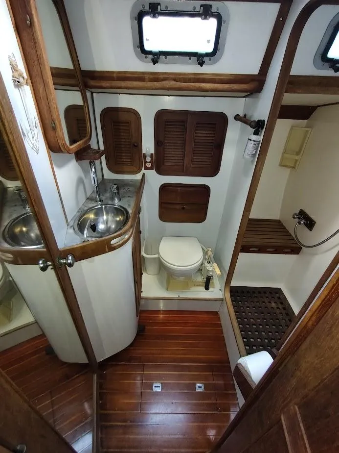 Slide: The Image of Ta Shing Tatoosh 42 1982 - 120