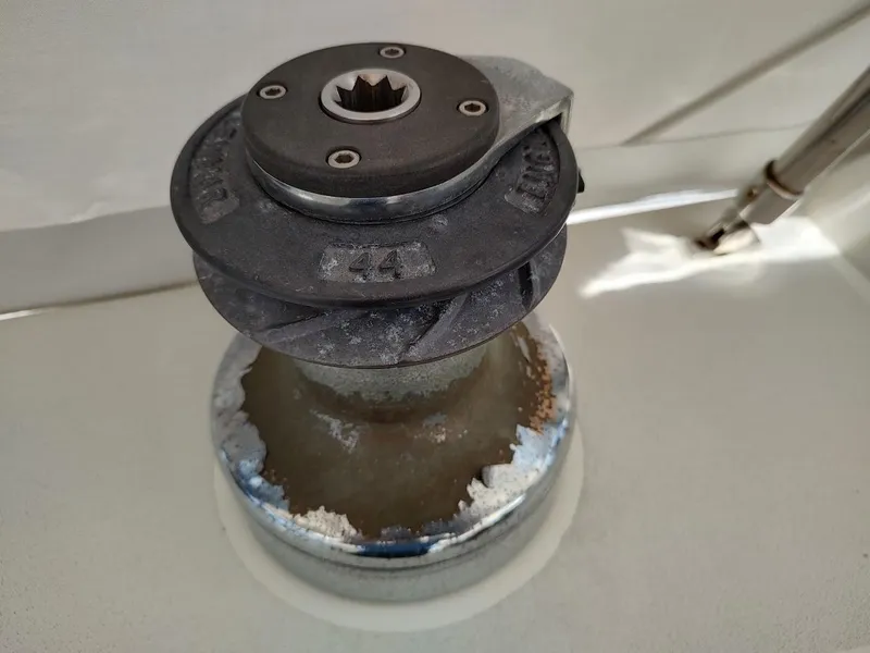 Slide: The Image of Winch on 1982 Ta Shing Tatoosh 42 sailboat, showing wear and corrosion. - 35