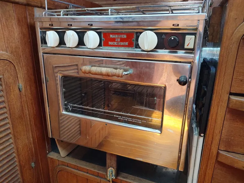 Slide: The Image of Ta Shing Tatoosh 42 1982 - 60