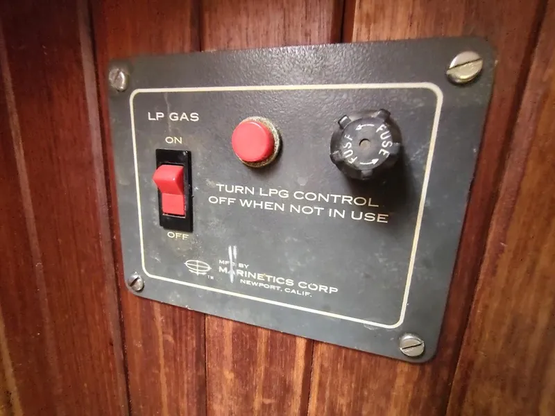 Slide: The Image of Ta Shing Tatoosh 42 1982 - 67