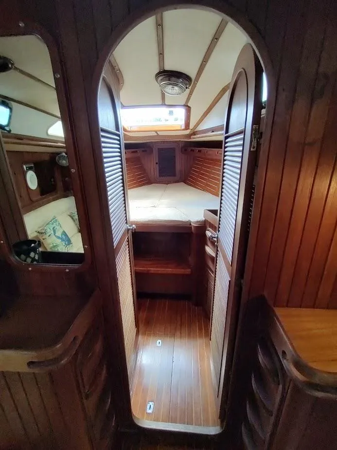 Slide: The Image of Ta Shing Tatoosh 42 1982 - 82