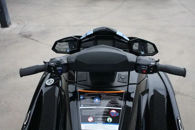 Slide: The Image of Yamaha VX Cruiser 2025 - 11