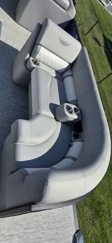 Slide: The Image of Bennington L Swingback 24 LSB 2025 - 11