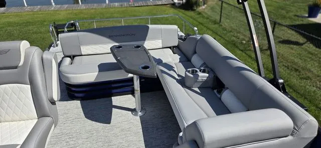 Slide: The Image of Bennington L Swingback 24 LSB 2025 - 13