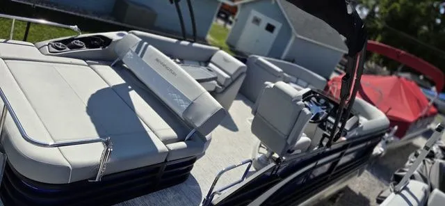 Slide: The Image of Bennington L Swingback 24 LSB 2025 - 15