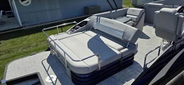 Slide: The Image of Bennington L Swingback 24 LSB 2025 - 6