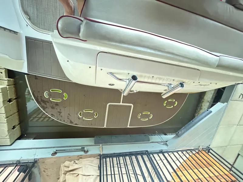 Slide: The Image of 2001 Sea Ray 340 Sundancer boat deck with seating and swim platform. - 9