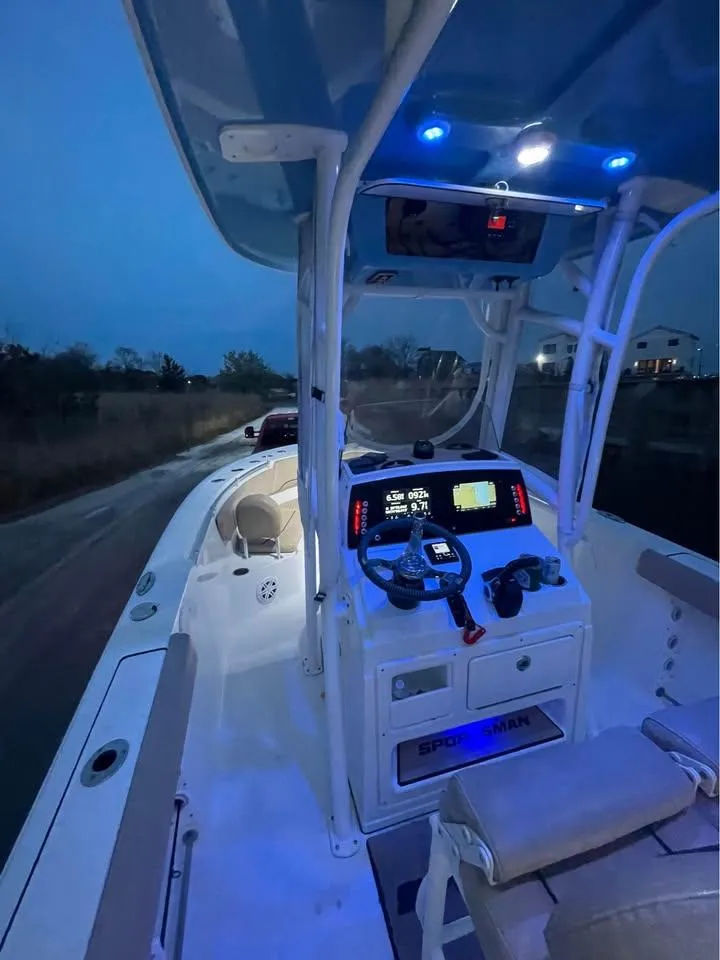 Slide: The Image of Sportsman Heritage 231 Center Console 2019 - 7